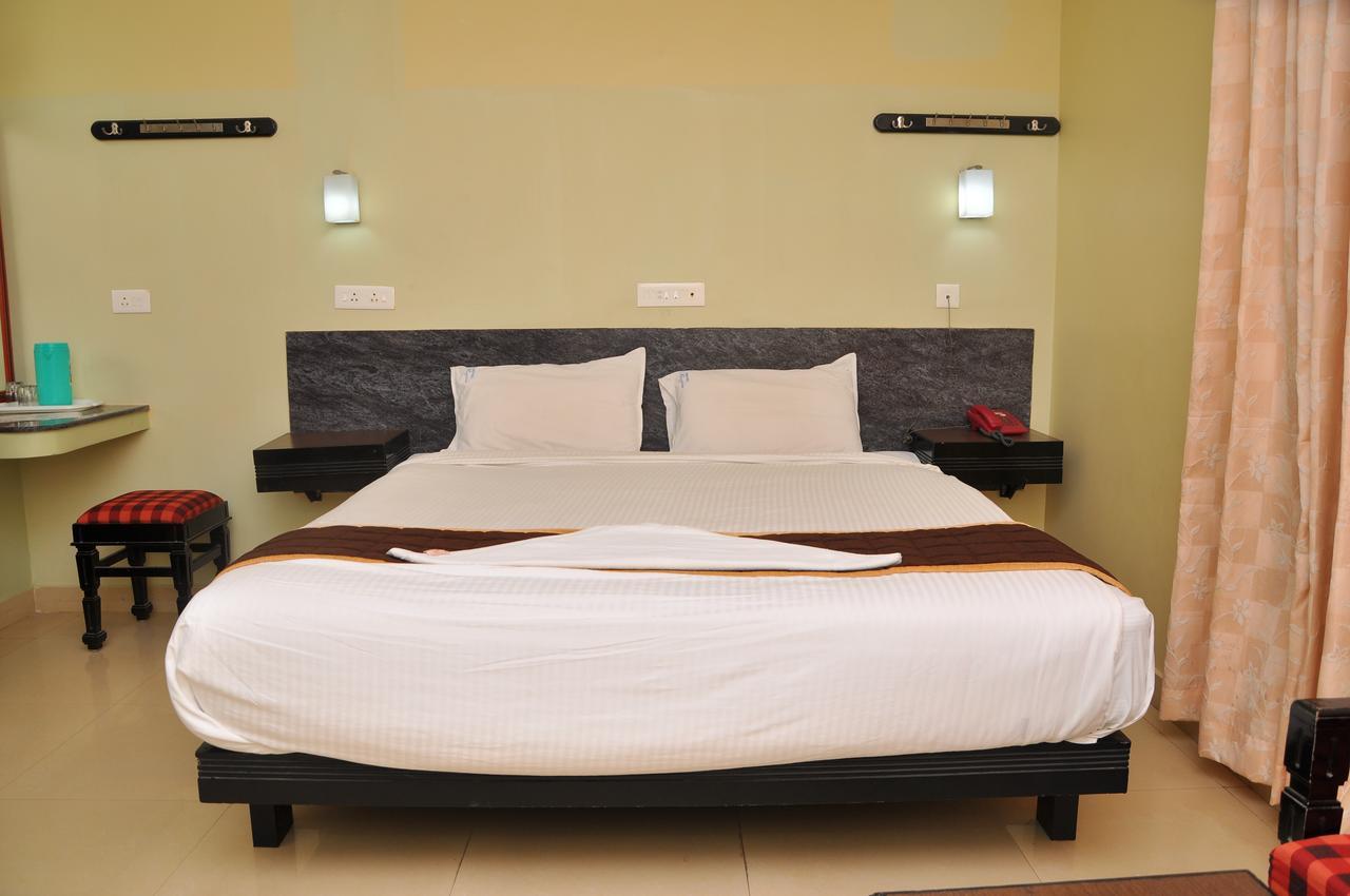 Hotel Rajam Канниякумари Экстерьер фото